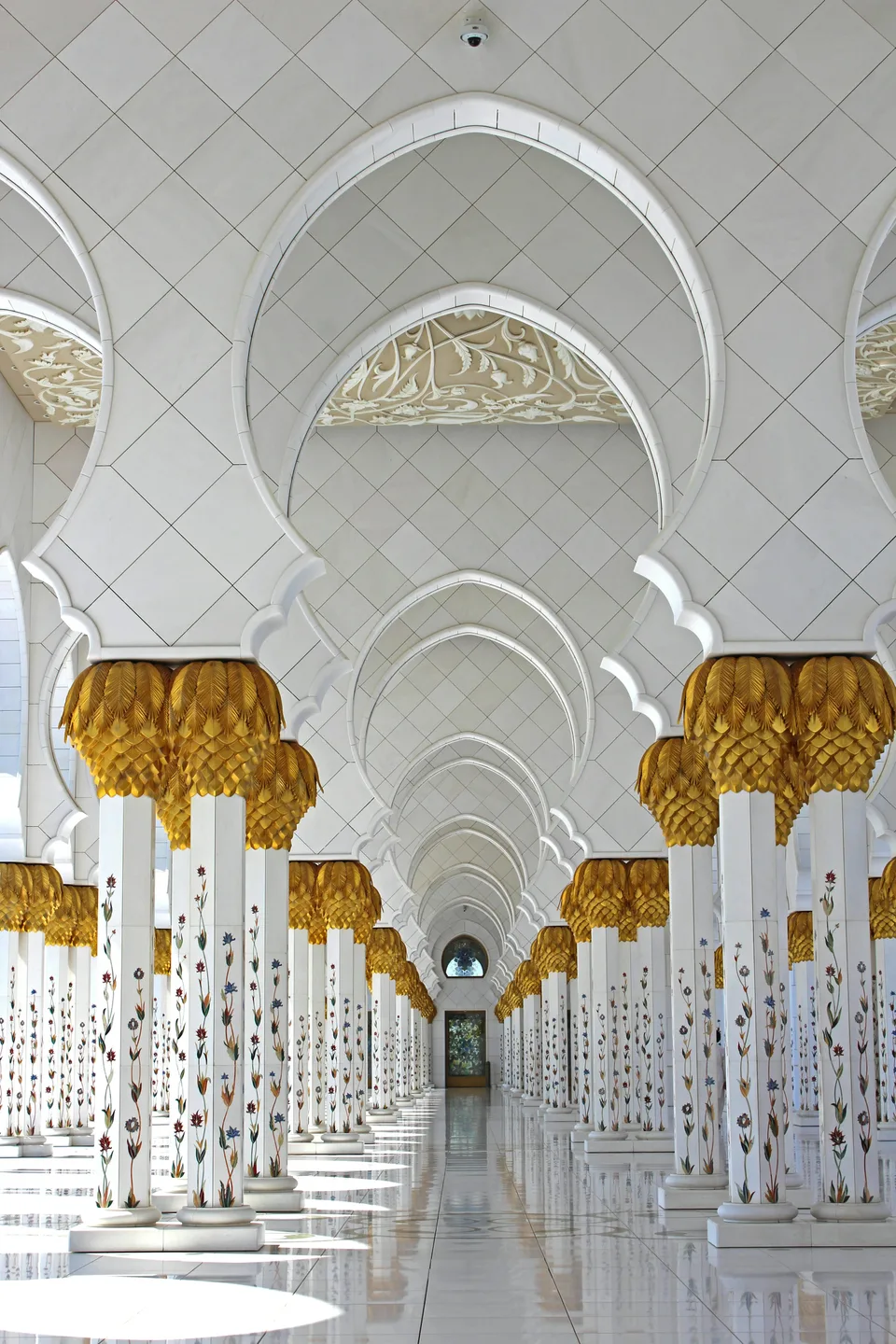 Decorated columns and repeating arches in the Grand Mosque